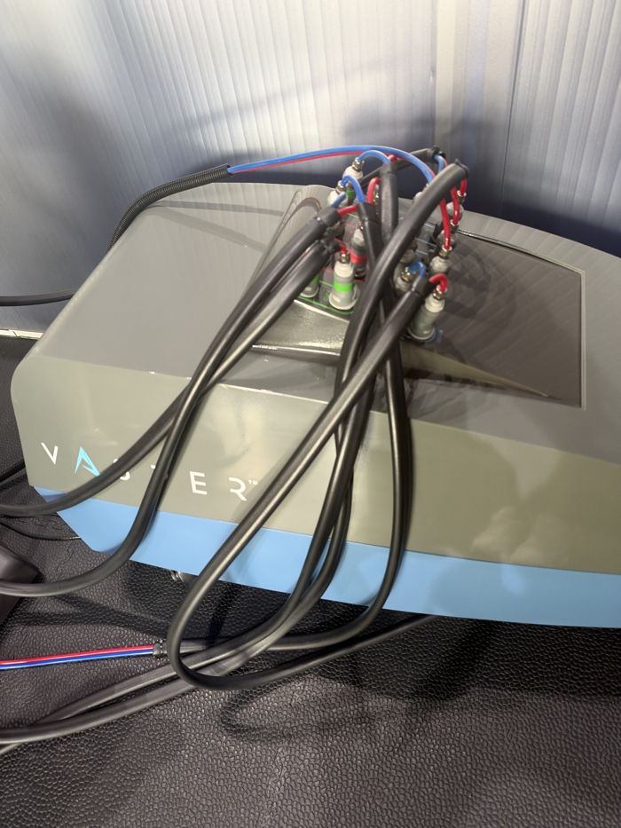 Vasper chiller unit with coolant lines connected